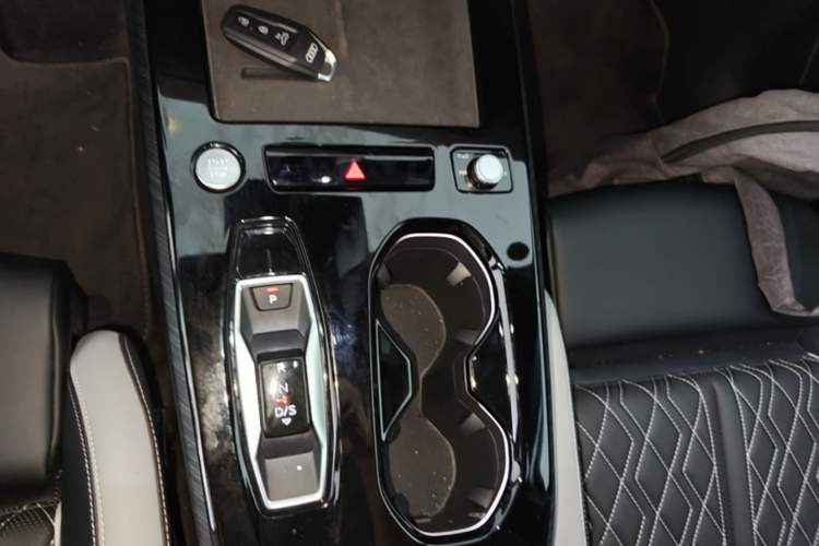 Used Audi A5L 2026 2.0T Sport Plus Gear Lever