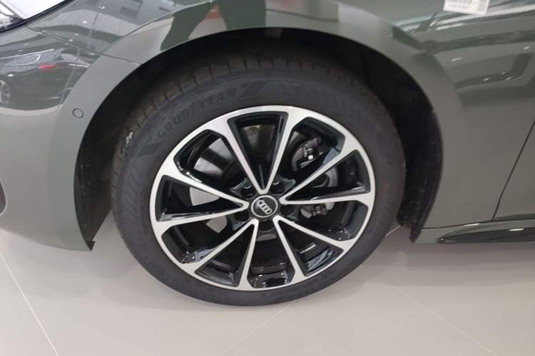 Used Audi A5L 2026 2.0T Sport Left Front Wheel Hub