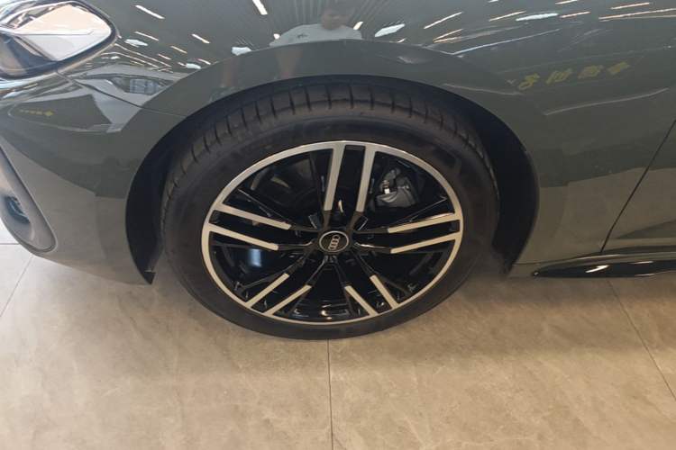 Used Audi A5L 2026 2.0T Sport Plus Left Front Wheel Hub