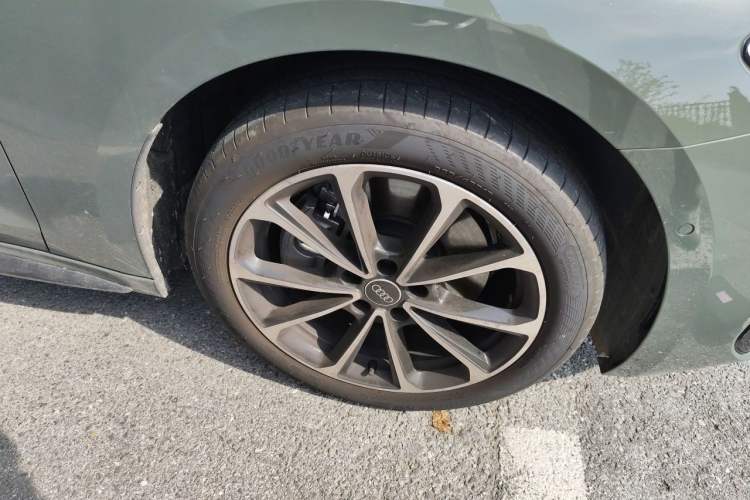 Used Audi A5L 2026 2.0T Sport Plus Right Front Wheel Hub