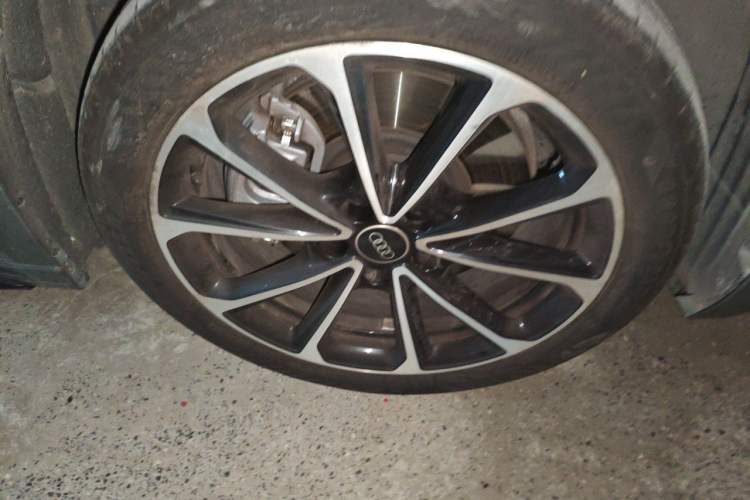 Used Audi A5L 2026 2.0T Sport Right Front Wheel Hub
