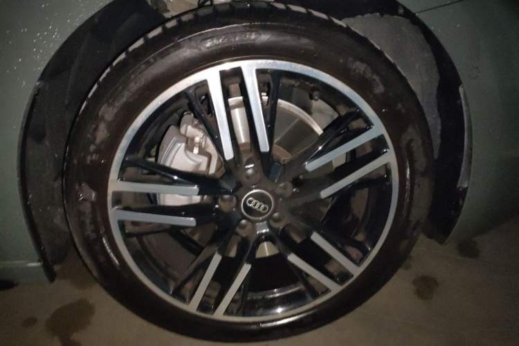 Used Audi A5L 2026 2.0T Sport Plus Right Front Wheel Hub