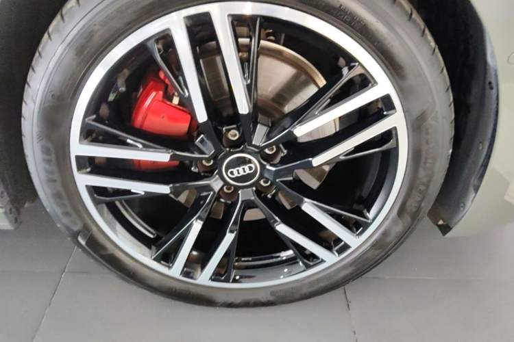 Used Audi A5L 2026 2.0T Sport quattro Right Front Wheel Hub