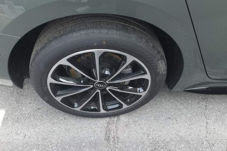 Used Audi A5L 2026 2.0T Sport Right Rear Wheel Hub