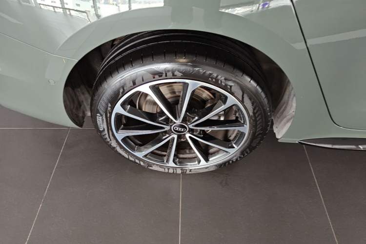 Used Audi A5L 2026 2.0T Sport Plus Right Rear Wheel Hub
