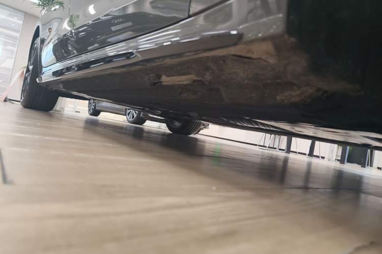 Used Audi A5L 2026 2.0T Sport Chassis Front Right