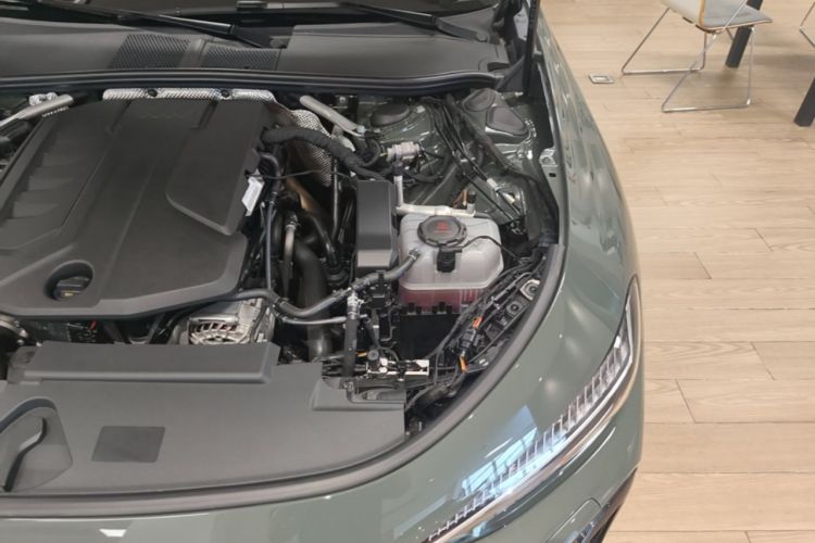 Used Audi A5L 2026 2.0T Sport Engine Bay Left