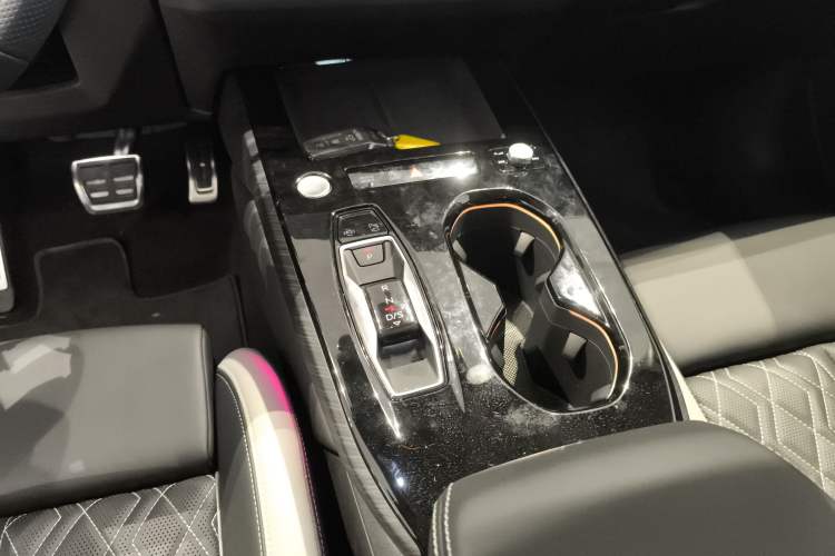 Used Audi A5L 2026 2.0T Sport Plus Gear Lever
