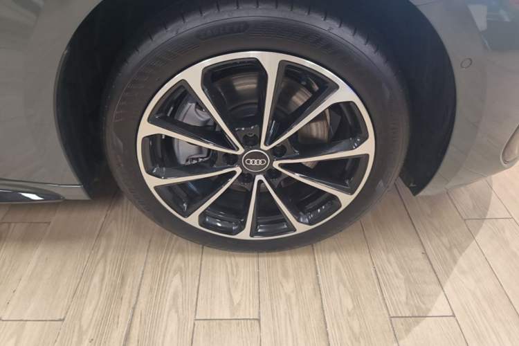 Used Audi A5L 2026 2.0T Sport Right Front Wheel Hub