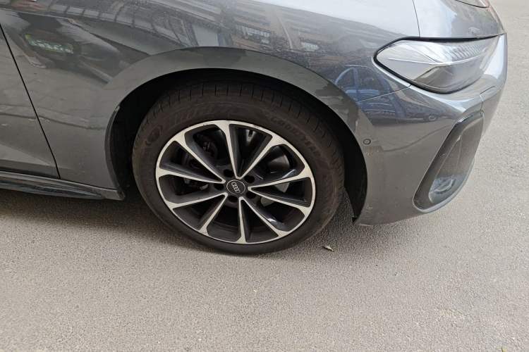 Used Audi A5L 2026 2.0T Sport Plus Right Front Wheel Hub