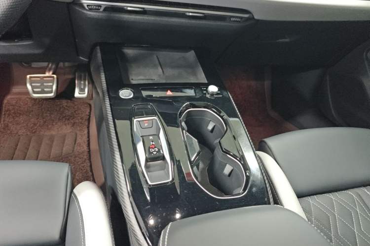 Used Audi A5L 2026 2.0T Sport Plus Gear Lever
