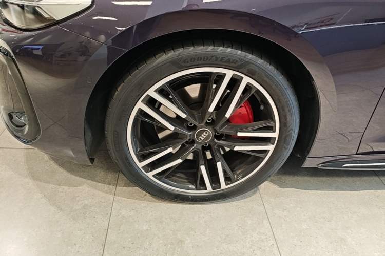 Used Audi A5L 2026 2.0T Sport quattro Left Front Wheel Hub