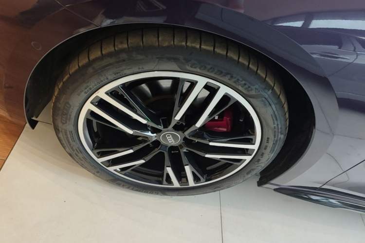 Used Audi A5L 2026 2.0T Sport quattro Left Front Wheel Hub