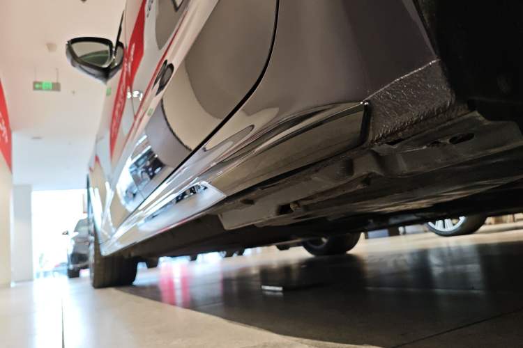 Used Audi A5L 2026 2.0T Sport quattro Left Side Sill