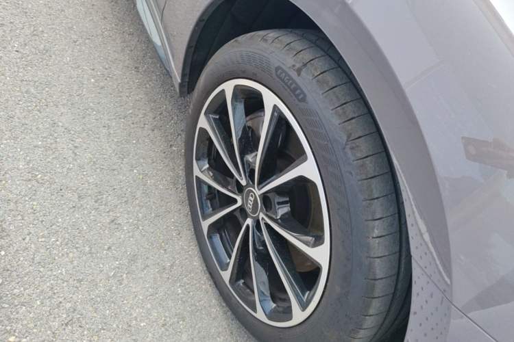 Used Audi A5L 2026 2.0T Sport Right Front Wheel Hub