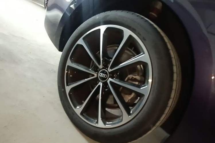 Used Audi A5L 2026 2.0T Sport Plus Right Rear Wheel Hub