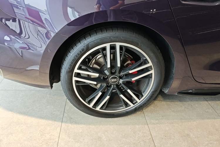Used Audi A5L 2026 2.0T Sport quattro Right Rear Wheel Hub