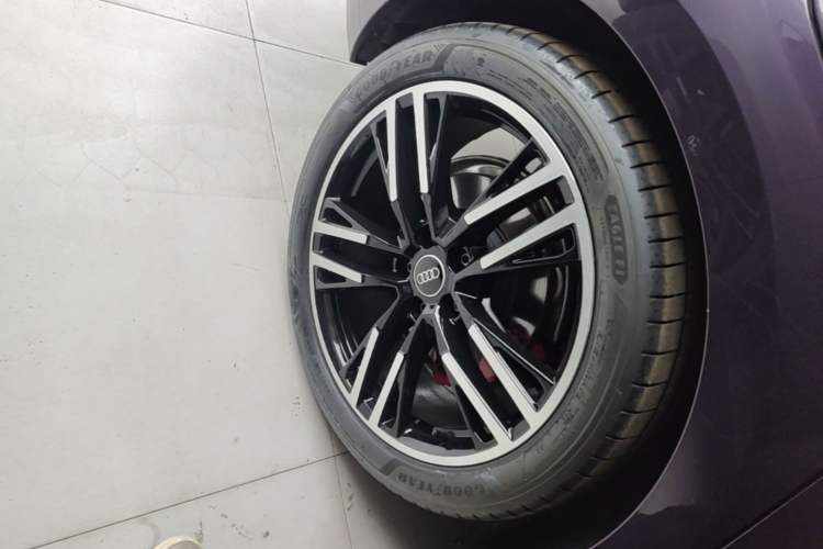 Used Audi A5L 2026 2.0T Sport quattro Right Rear Wheel Hub