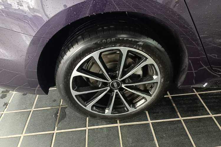 Used Audi A5L 2026 2.0T Sport Plus Right Rear Wheel Hub