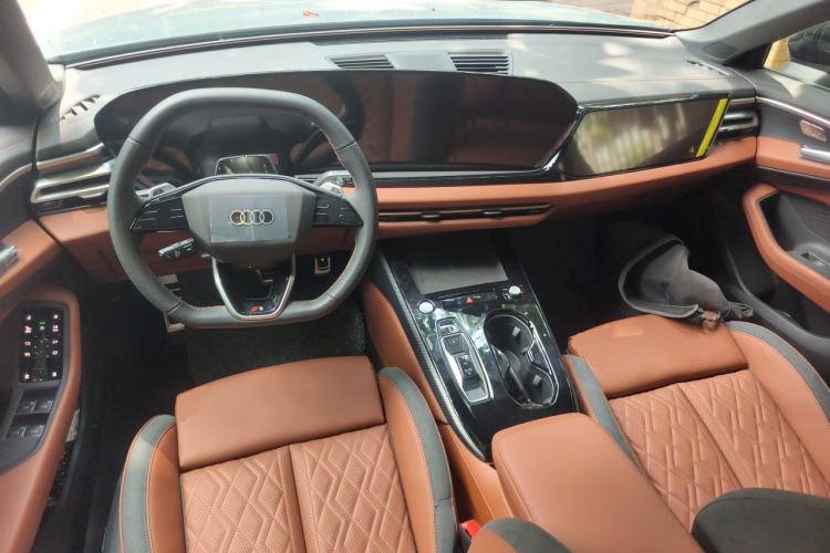 Used Audi A5L 2026 2.0T Sport Plus Center Console