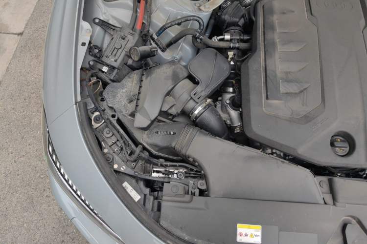 Used Audi A5L 2026 2.0T Sport Engine Bay Right