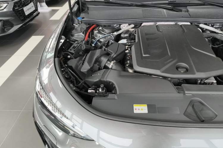 Used Audi A5L 2026 2.0T Sport Plus Engine Bay Right