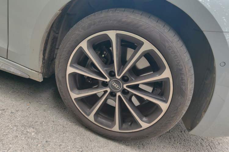 Used Audi A5L 2026 2.0T Sport Right Front Wheel Hub