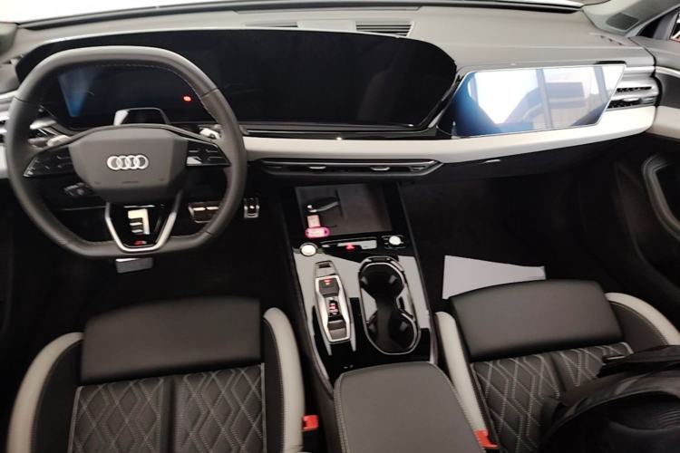 Used Audi A5L 2026 2.0T Sport Plus Center Console