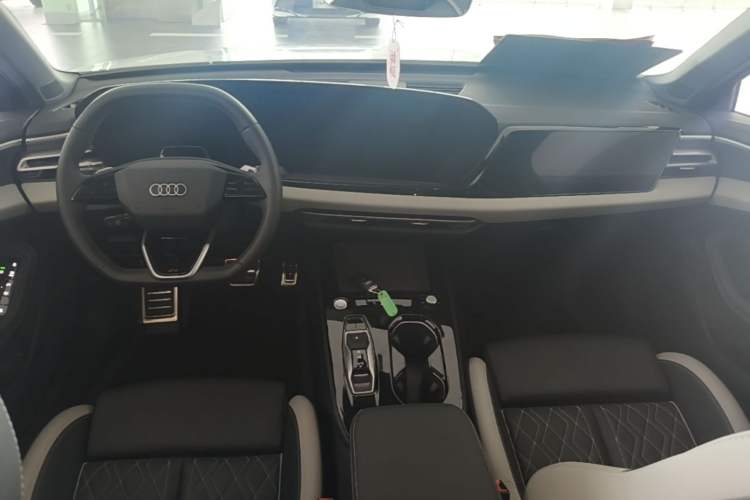 Used Audi A5L 2026 2.0T Sport Plus Center Console
