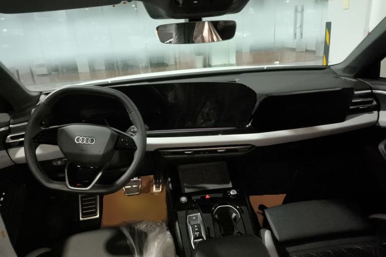 Used Audi A5L 2026 2.0T Sport Plus Center Console