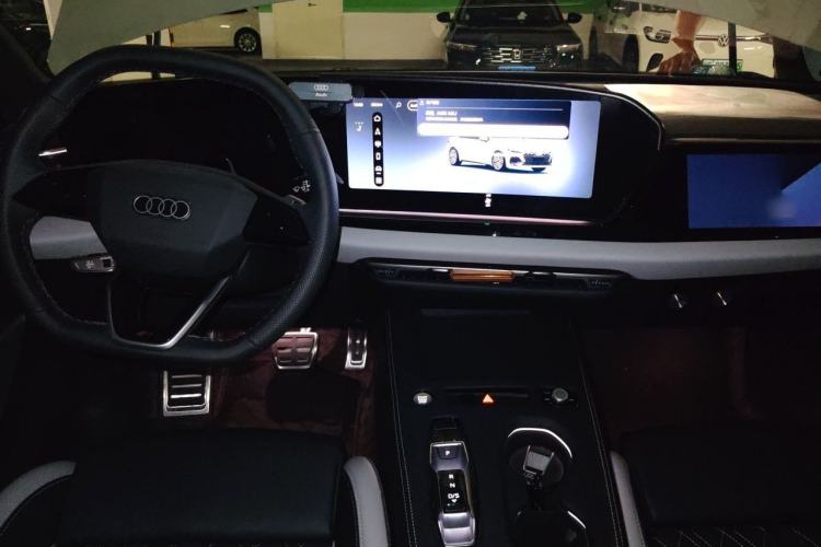 Used Audi A5L 2026 2.0T Sport Plus Center Console