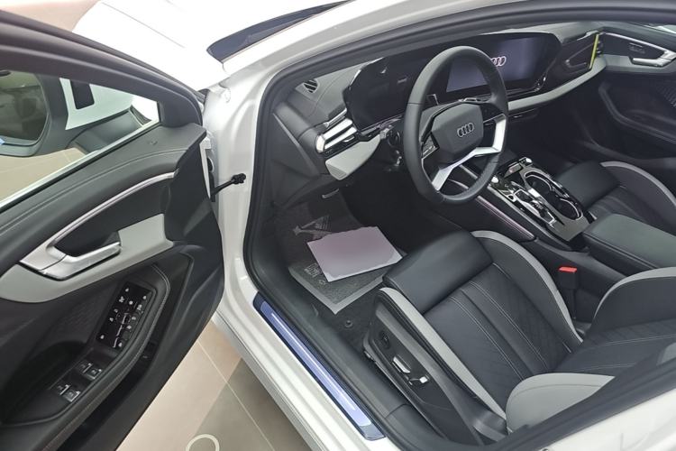 Used Audi A5L 2026 2.0T Navigation Edition Driver Seat