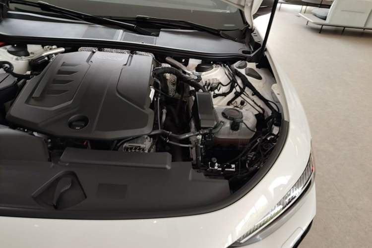 Used Audi A5L 2026 2.0T Sport Plus Engine Bay Left