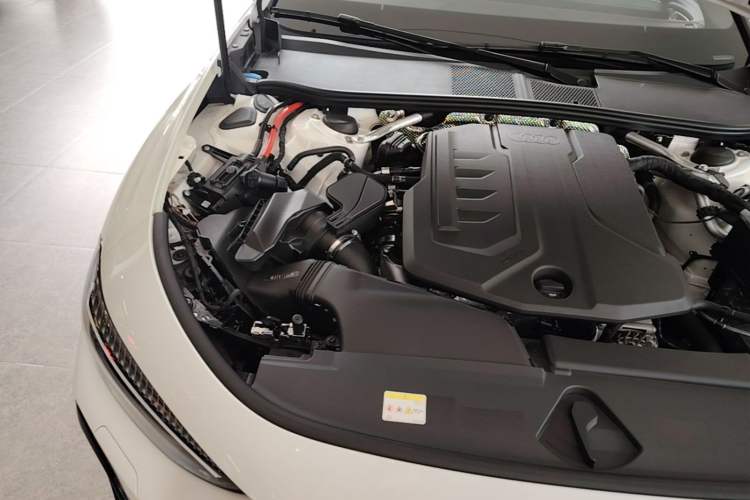 Used Audi A5L 2026 2.0T Sport Plus Engine Bay Right