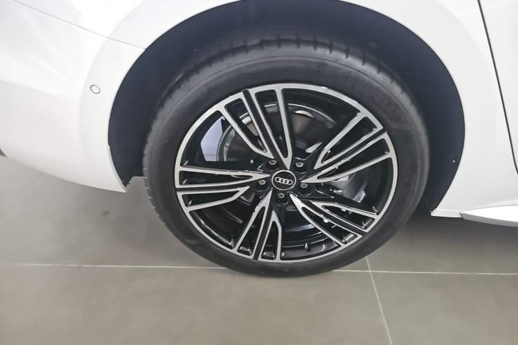 Used Audi A5L 2026 2.0T Navigation Edition Exterior 5