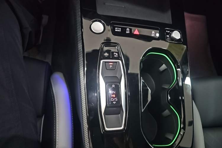 Used Audi A5L 2026 2.0T Navigation Edition Gear Lever