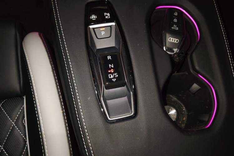 Used Audi A5L 2026 2.0T Sport Plus Gear Lever