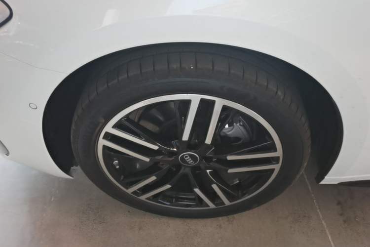 Used Audi A5L 2026 2.0T Sport Plus Left Front Wheel Hub