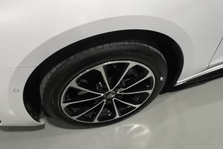 Used Audi A5L 2026 2.0T Sport Plus Left Front Wheel Hub