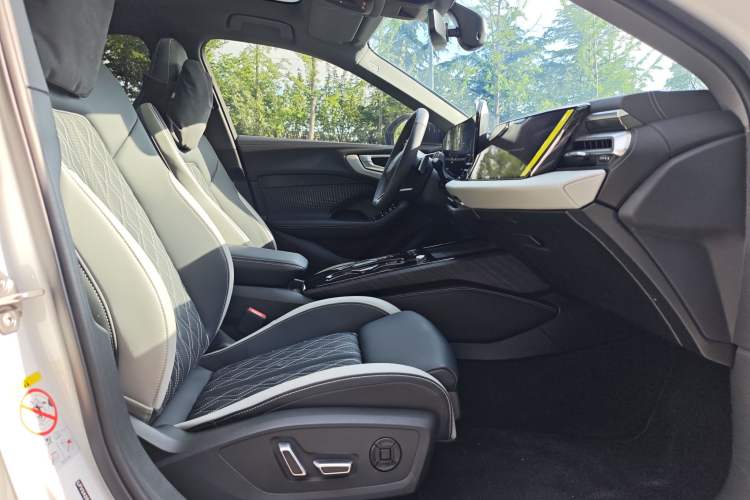 Used Audi A5L 2026 2.0T Sport Plus Right Front Seat