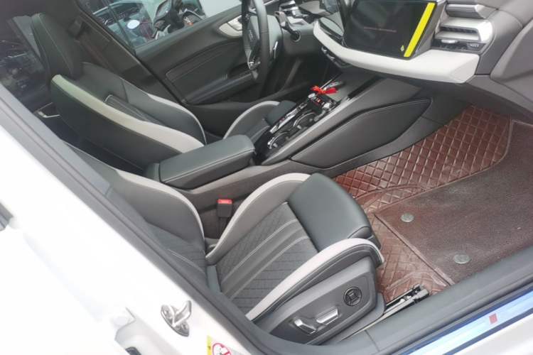 Used Audi A5L 2026 2.0T Sport Right Front Seat