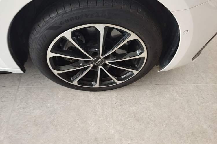 Used Audi A5L 2026 2.0T Sport Plus Right Front Wheel Hub