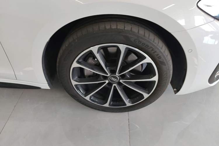 Used Audi A5L 2026 2.0T Sport Plus Right Front Wheel Hub