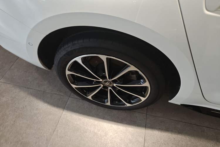 Used Audi A5L 2026 2.0T Sport Plus Right Rear Wheel Hub