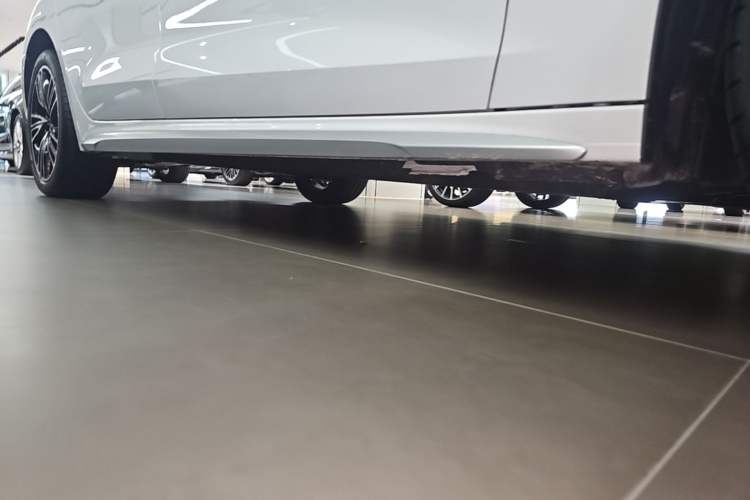 Used Audi A5L 2026 2.0T Navigation Edition Right Side Sill