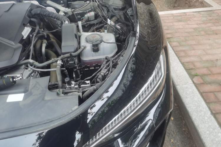 Used Audi A5L Sportback 2026 TFSI 150kW Luxury Edition Engine Bay Left