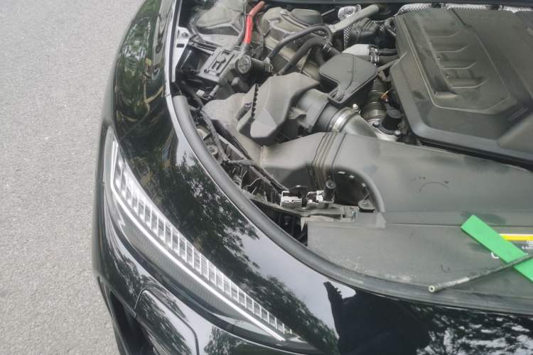 Used Audi A5L Sportback 2026 TFSI 150kW Luxury Edition Engine Bay Right
