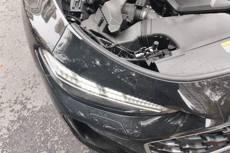 Used Audi A5L Sportback 2026 TFSI 150kW Luxury Edition Engine Bay Right