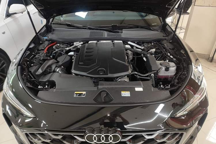 Used Audi A5L Sportback 2026 TFSI 150kW Premium quattro Model Engine Bay
