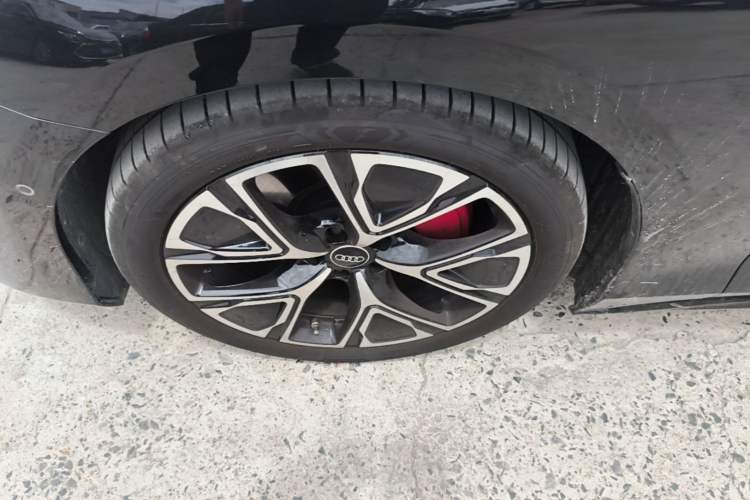 Used Audi A5L Sportback 2026 TFSI 150kW Premium quattro Model Left Front Wheel Hub